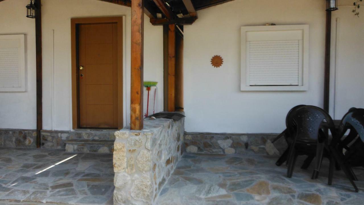 Apartment & Christina Sarti
